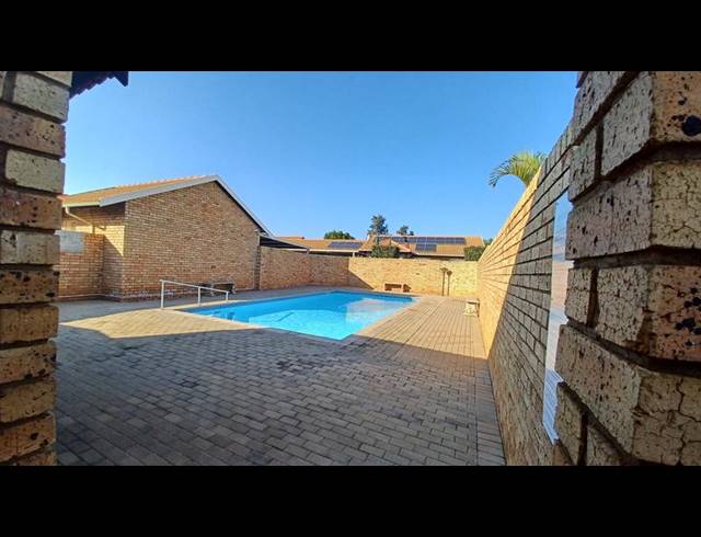 3 BEDROOM TOWNHOUSE FOR SALE IN ANNLIN